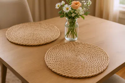 Hivvago 15" Set Of Two Natural Jute Round Placemats In Nude