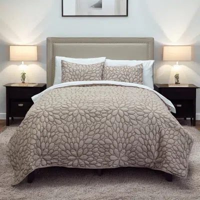 Hivvago Blush Floral Queen Quilt In Brown