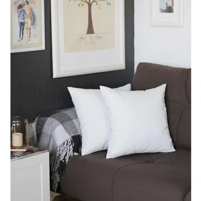 Hivvago Set Of 2 White Modern Square Throw Pillows