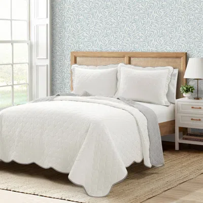 Hivvago White Grey Scalloped Edge Reversible Thin Light Quilt Set