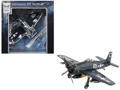 Hobby Master Grumman F8f-2 Bearcats Fighter Aircraft "121717 Vf-61 Jolly Rogers" (1949) United States Navy "skyma