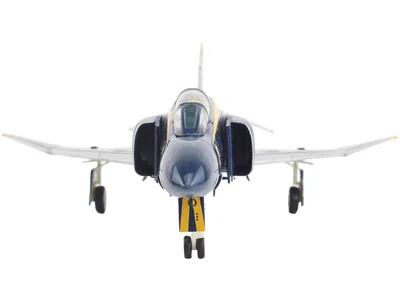 Hobby Master Mcdonnell Douglas F-4j Phantom Ii Fighter-bomber Aircraft "blue Angels Cdr. Harley Hall 1970 To 1971