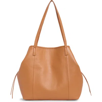 Hobo Medium Kingston Leather Tote In Brown