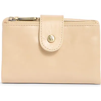 Hobo Ray Leather Bifold Wallet In Sand