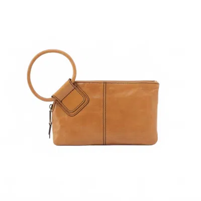 Hobo Sable Wristlet In Natural
