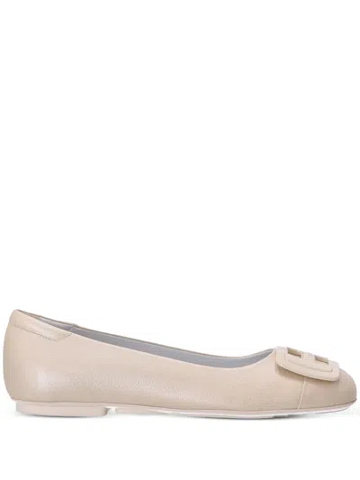 Hogan Round Toe Textured Finish Ballerina Shoes In Beige