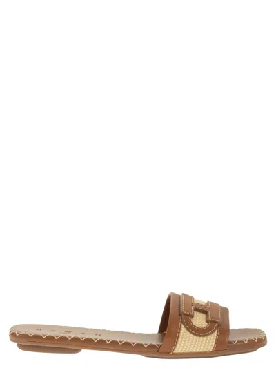 Hogan H685 Flat Sandals In Leather And Raffia In Brown