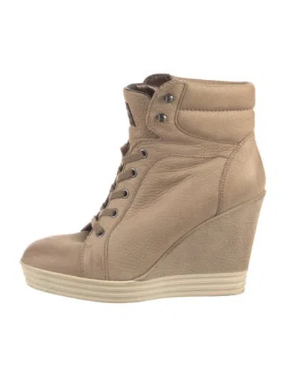 Pre-owned Hogan Leather Pumps In Neutral