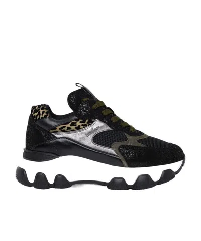 Hogan Panelled Low-top Sneakers In Black