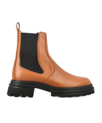 Hogan Round-toe Chelsea Ankle Boots In Black