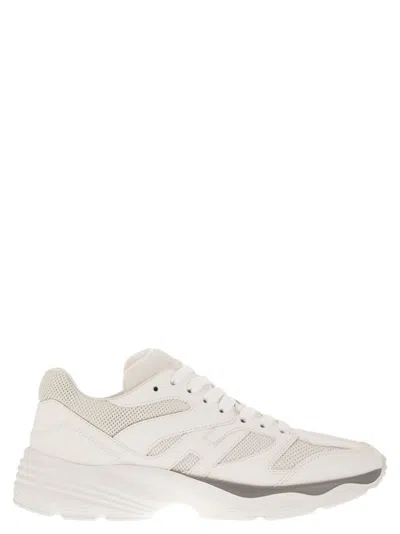 HOGAN ROUND TOE LACE-UP SNEAKERS