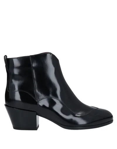 Hogan Ankle Boots In Black