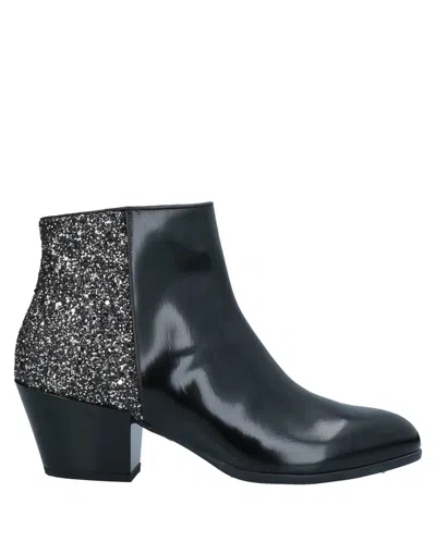Hogan Ankle Boots In Black
