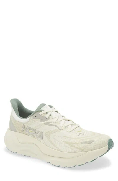 Hoka Arahi 8 Running Shoe In White