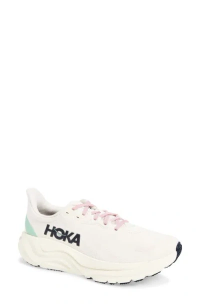 Hoka Arahi 8 Running Shoe In Pink