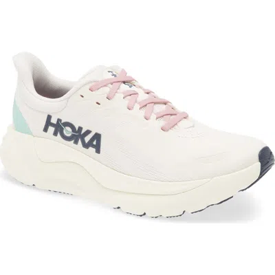 HOKA HOKA ARAHI 8 RUNNING SHOE