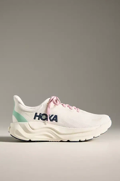 Hoka Arahi 8 Sneakers In Pink