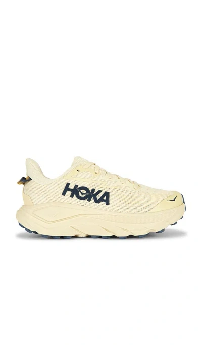 Hoka Challenger 8 스니커즈 In Yellow