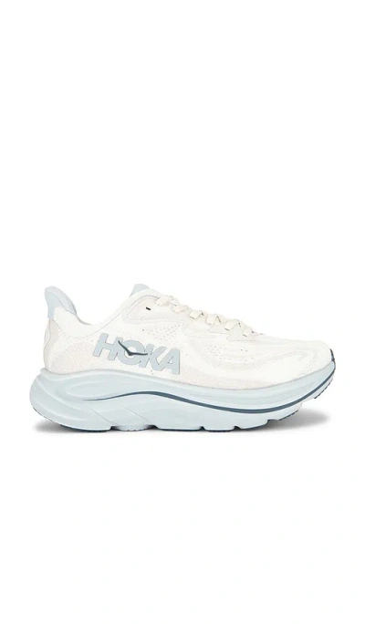 Hoka Clifton 10 Sneaker In White