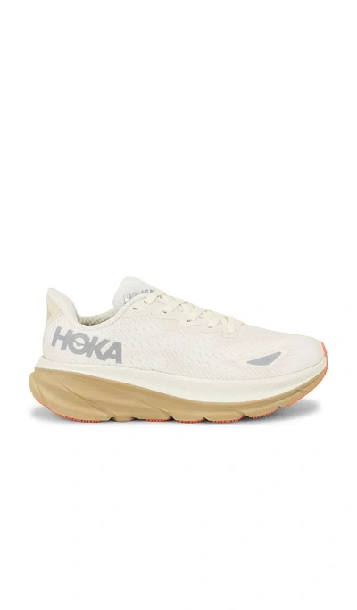 Hoka Clifton 9 Gtx Sneaker In White