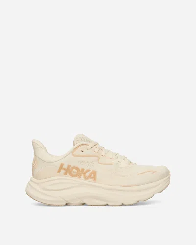 Hoka Women S Clifton 10 Sneakers Vanilla / Birch
