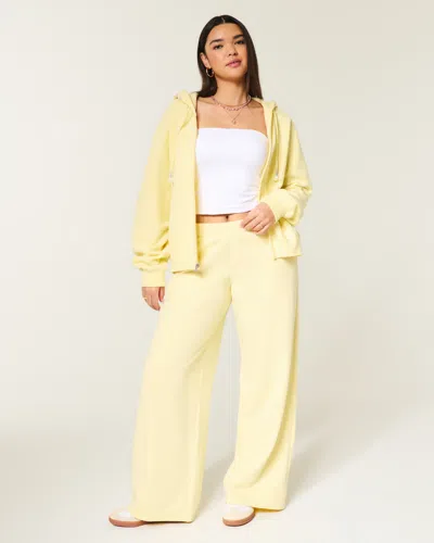 Hollister Baggy Sweatpants In Yellow