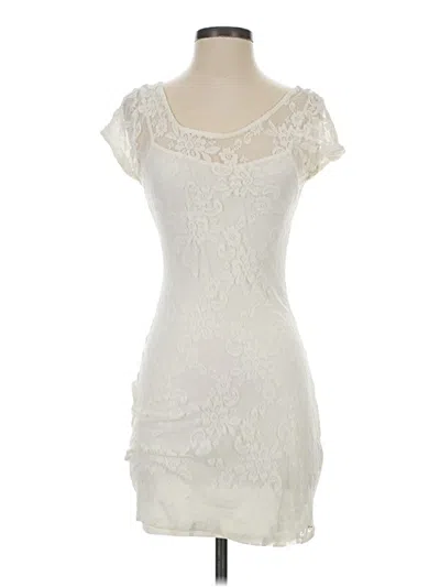 Pre-owned Hollister Cocktail Dress In Ivory