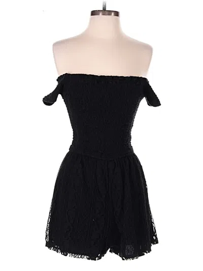 Pre-owned Hollister Romper In Black