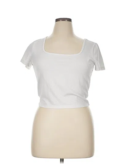 Pre-owned Hollister Short Sleeve T-shirt In Ivory