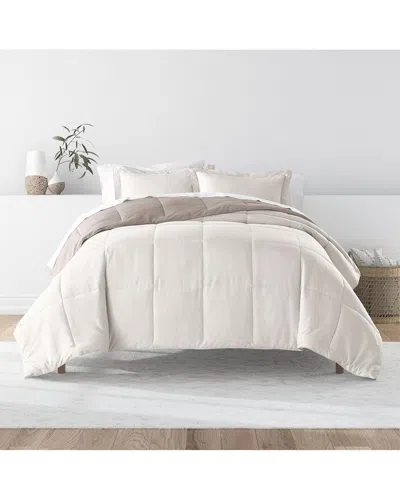 Home Collection All Season Lightweight Down Alternative Reversible Comforter In White