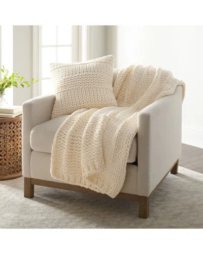 Home Collection Chunky Throw Blanket & Pillow Bundle In White