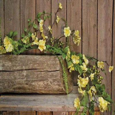 Homegifo Clover Blossom Garland In Green