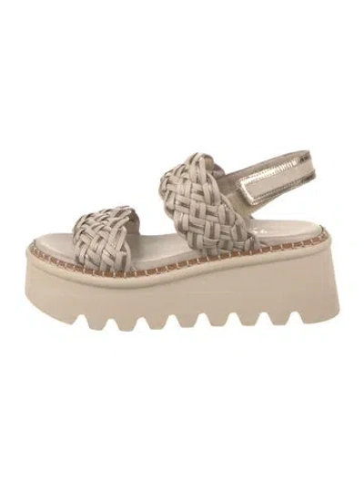 Pre-owned Homers Leather Sandals In Neutrals