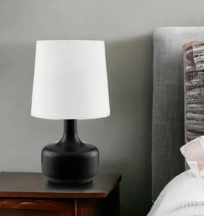 Homezia 17" Black Metal Bedside Table Lamp With White Shade