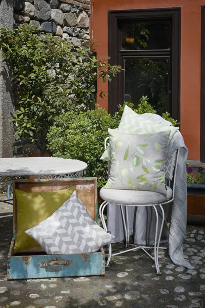 Homezia 18"x18"gray Olive Towers Decorative Throw Pillow Cover Printed