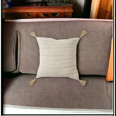 Homezia 20" White Cotton Pillow With Tassels Edges