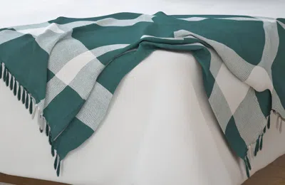 Homezia 50" X 60" Green Woven Cotton Checkered Throw Blanket With Fringe