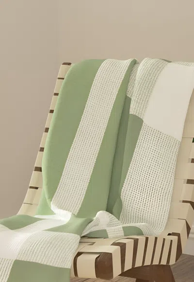 Homezia 50" X 60" Green Woven Cotton Checkered Throw Blanket With Fringe