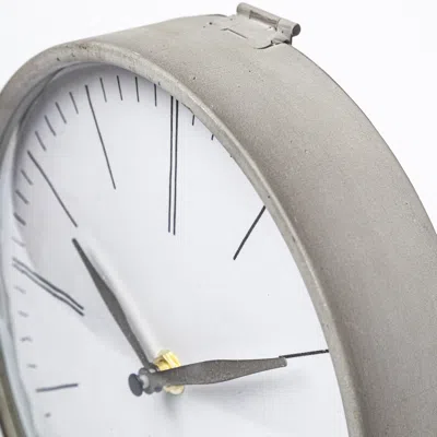 Homezia Gray Metal Circular Desk Table Clock Equipped With A Quartz Movement