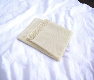Homezia Soft Creamy White Links Pattern Throw Blanket