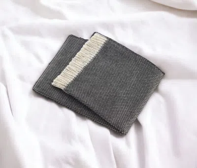Homezia Soft Dark Gray Links Pattern Throw Blanket