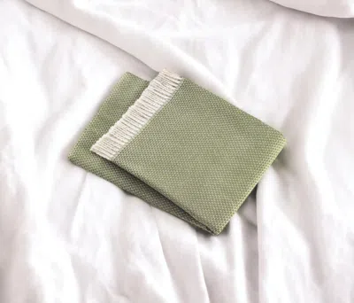 Homezia Soft Olive Green Links Pattern Throw Blanket