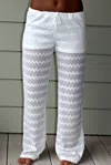 Honey Punch Chevron Knit Pants In White In White