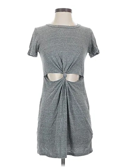 Pre-owned Honey Punch Short Sleeve T-shirt In Gray