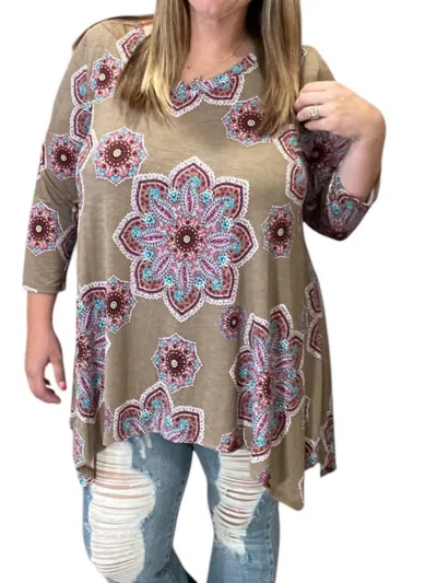 Honeyme Abstract Sharkbite Top In Mocha In Green