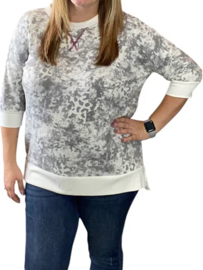 Honeyme Leopard Weekender Top In Gray In Grey