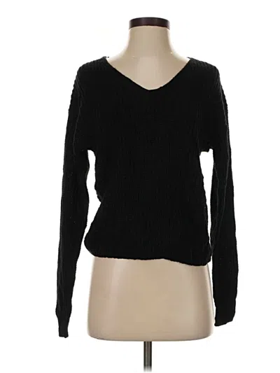 Hooked Up Pullover Sweater In Black
