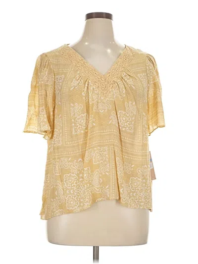 Hope & Harlow Short Sleeve Blouse In Yellow