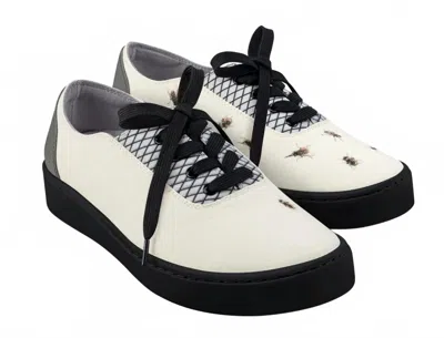 Hot Chocolate Design Women's Buzzing Casual Sneakers In White In Black