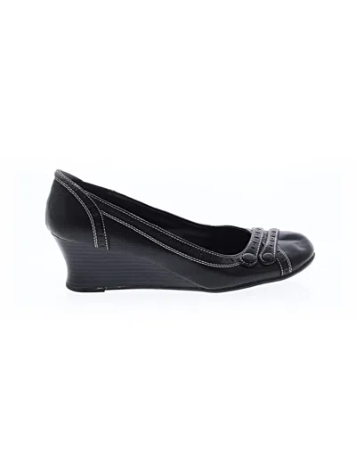 Pre-owned Hot Kiss Wedges In Black